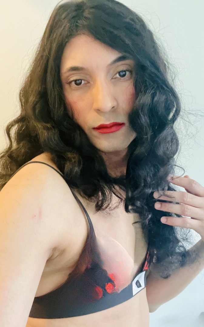 Ich Bin Zurueck In Basel Stadt Mit Sexy Frauenunterwaesche Fuer Dich - foto