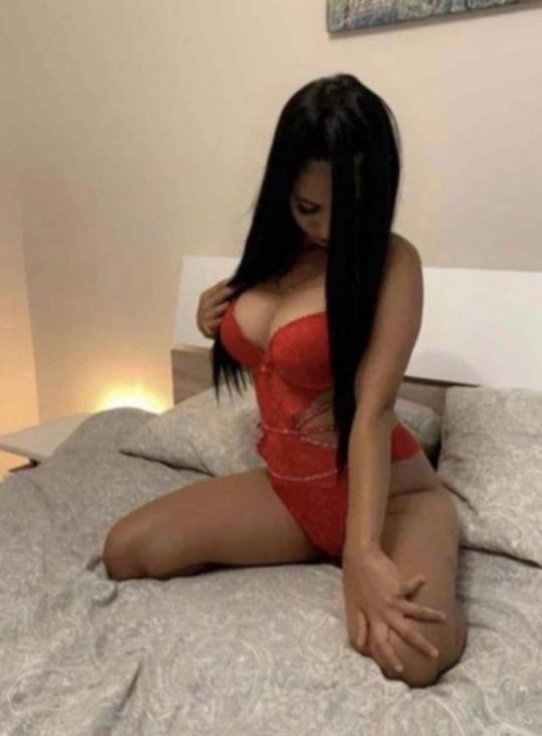 Hot Anila - foto