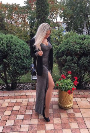 Kelli - photo