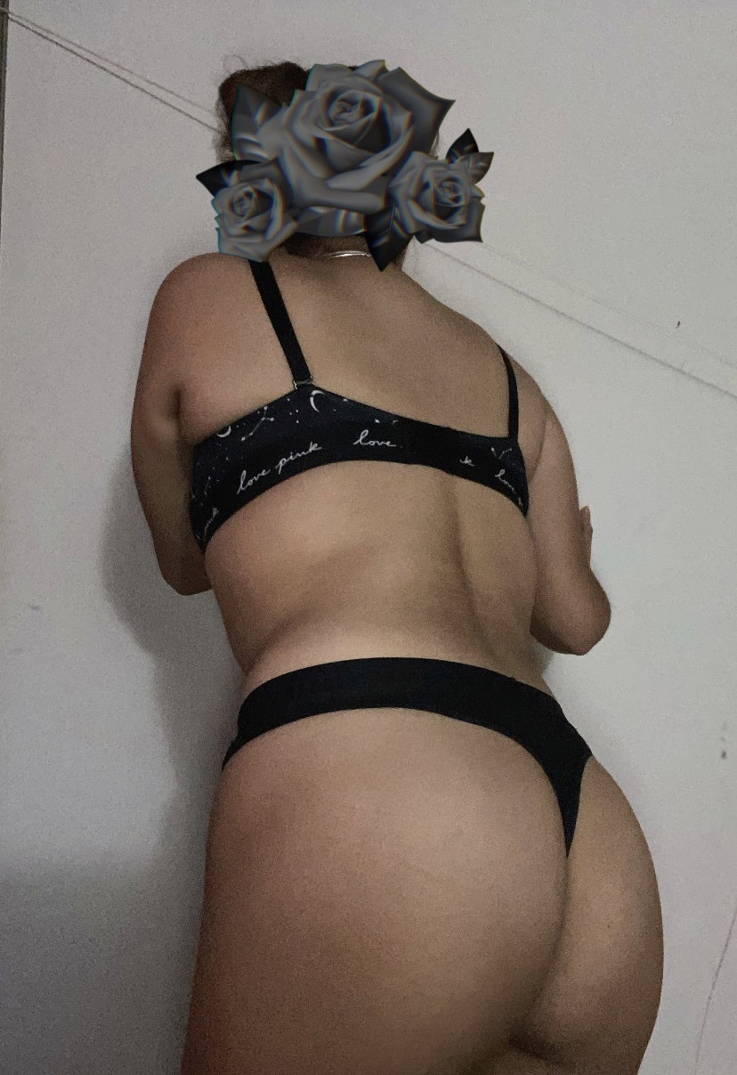 Clemy Big Boobs - photo 2