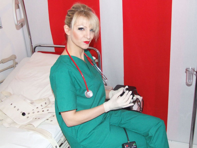 Domina Esther - photo 28