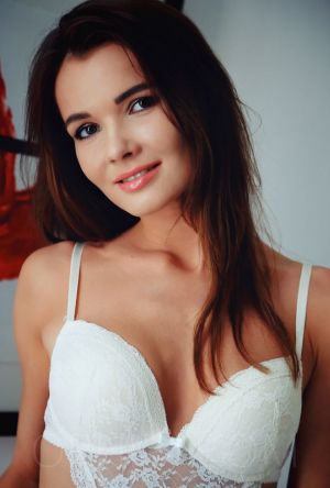 Emma High Class Escort - photo 2