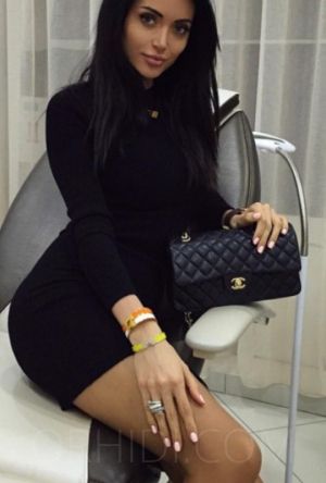 Vicky - photo 2