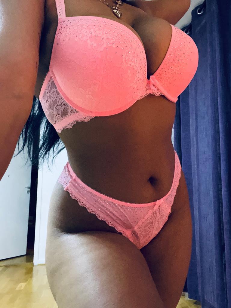 Amira Hot - photo 3