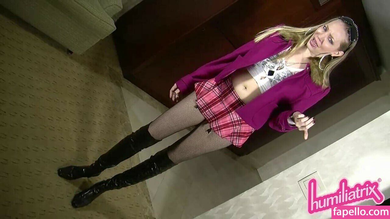 Christy - photo 11