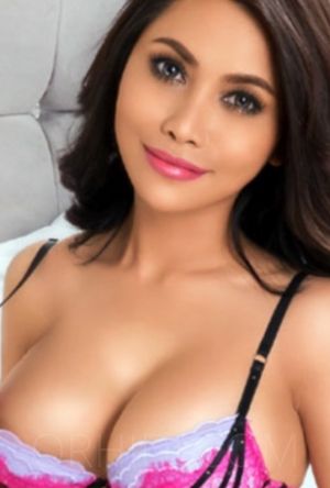 Dilya Asian - foto