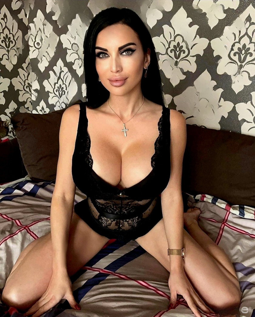 In Muttenz Natural Boobs - photo 4