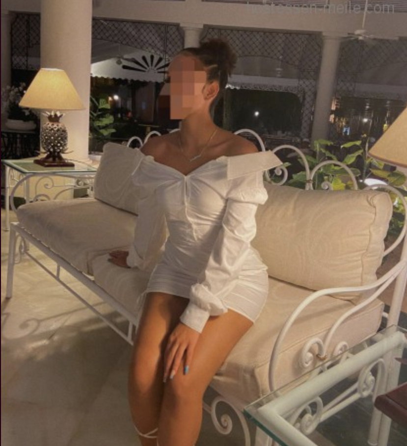 Hot Sarah - photo 2