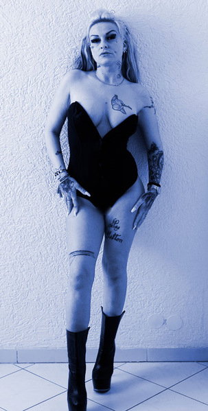 Mia Hilton5 - photo 6