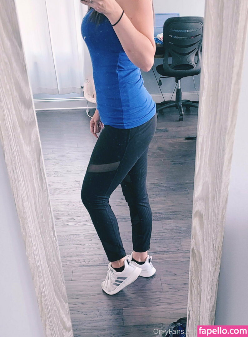 Cortney - photo 42