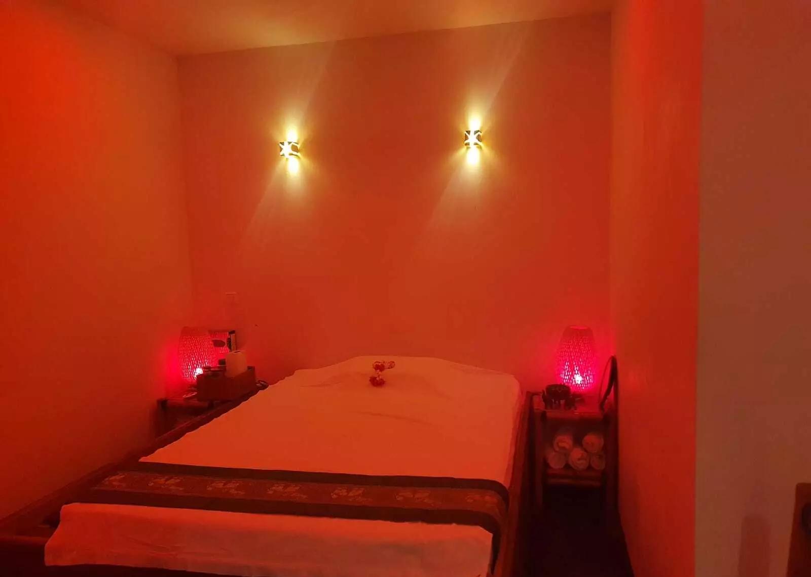 Erotische Thaise Massage Met Body To Body Massage - foto 8