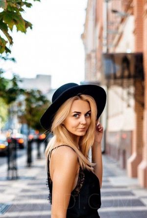 Brenna - photo 3