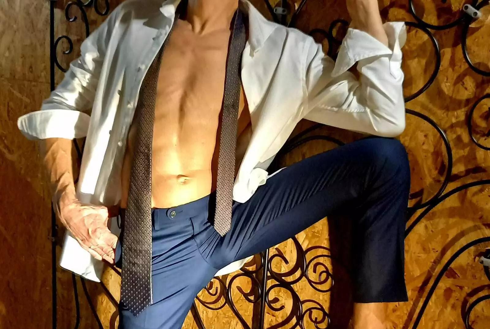 Gigolo Escort Ian May Voor Dames En Koppels - foto