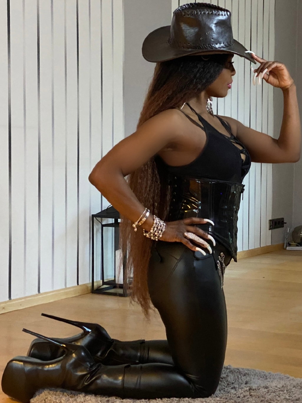 Domina Blackbeauty - photo 3