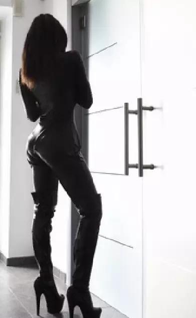 Amber Vip Live Hot - photo 22