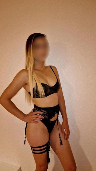 Julia Blonde Dunn Sexy - photo