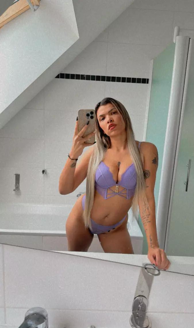 Pamela Hot - photo 27