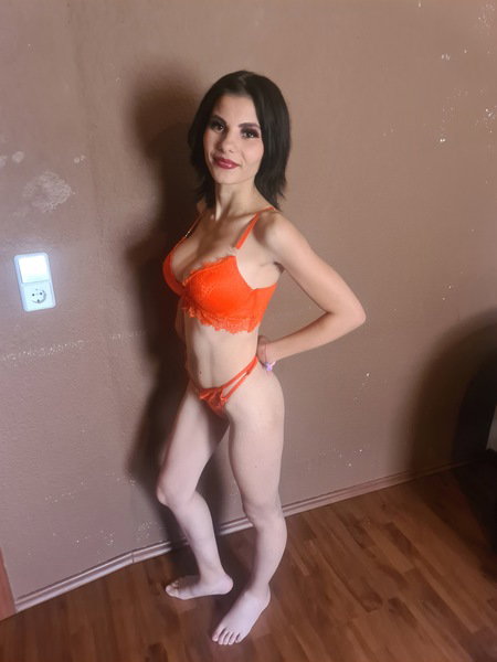 Jessica Ganz Neu - photo 3