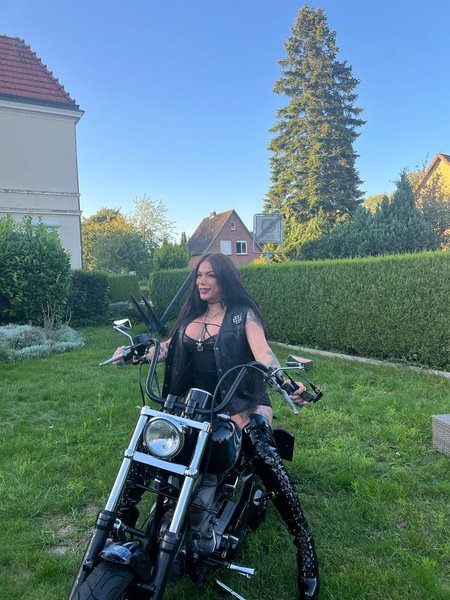 Ts Angela Fox - photo 12