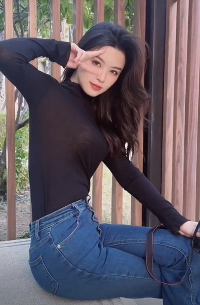 Aimi30 - photo 2
