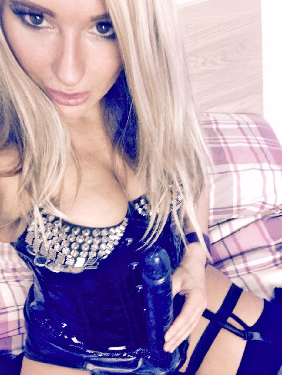 Mistress Kaz B - photo 2