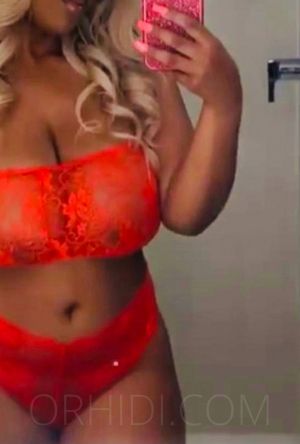 Busty Lizzy - foto 3