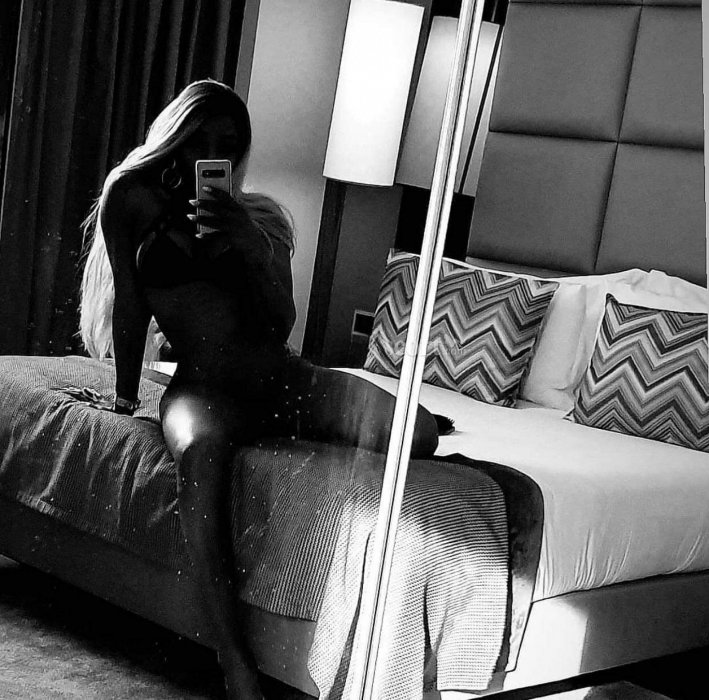 Hot black girl - photo 8