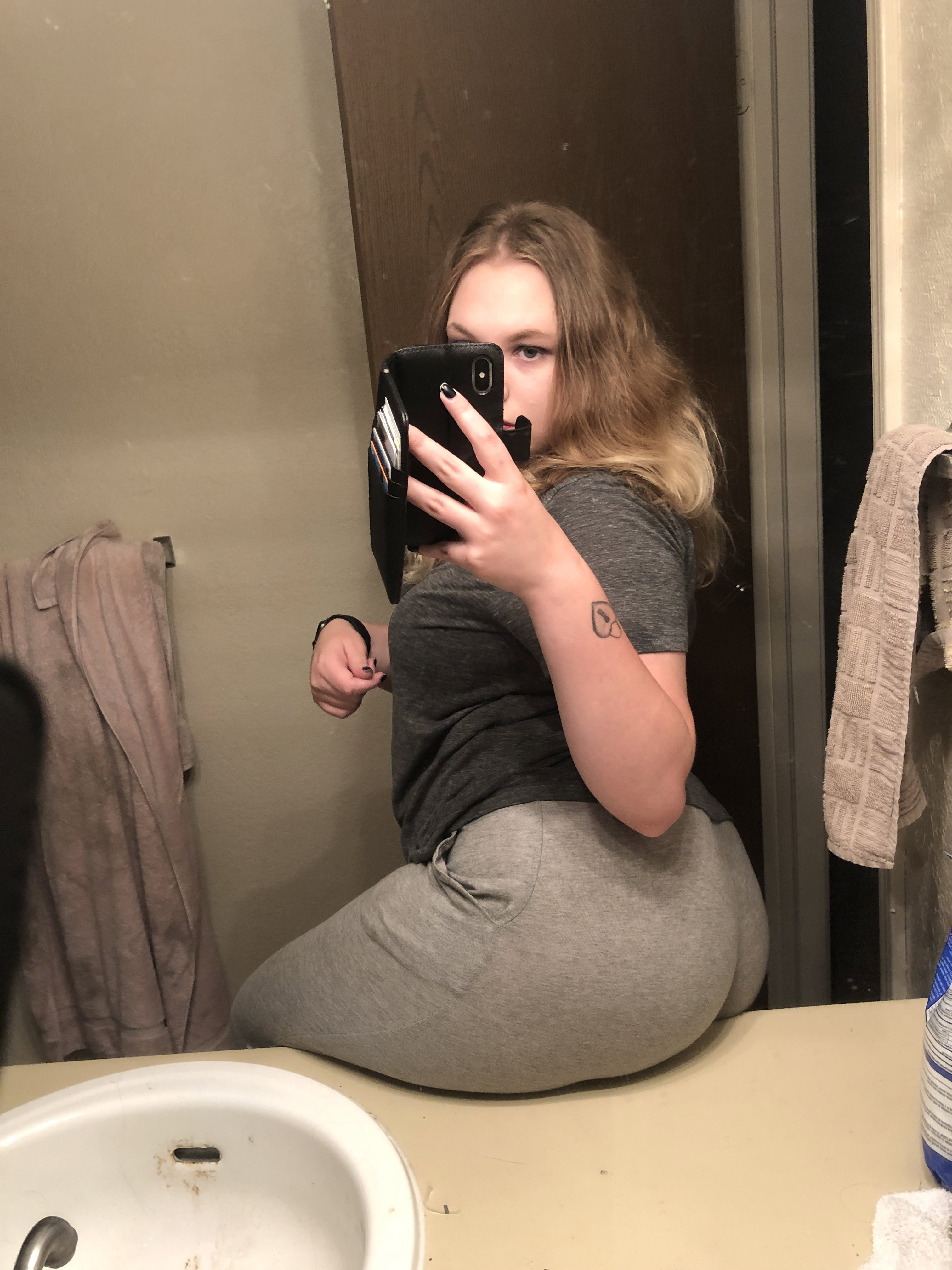 Curvaceousredhed - photo 30