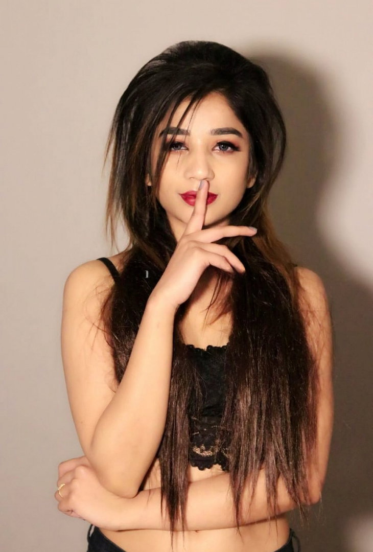 Riya K - foto 2
