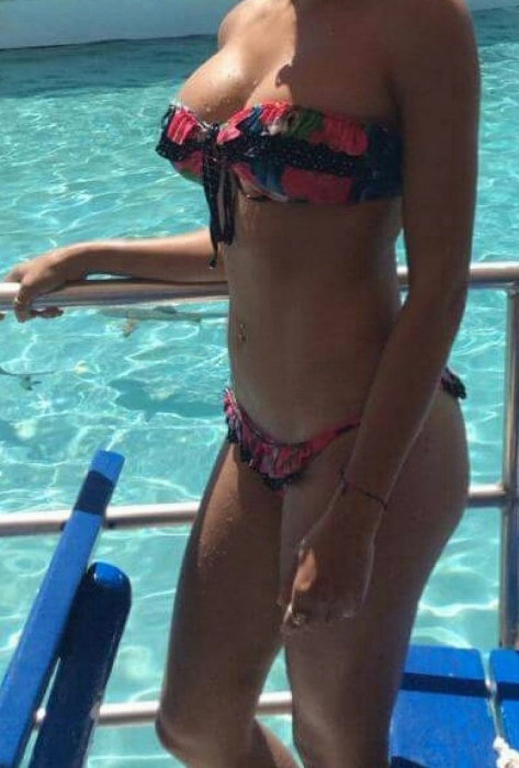 Holly - photo 2