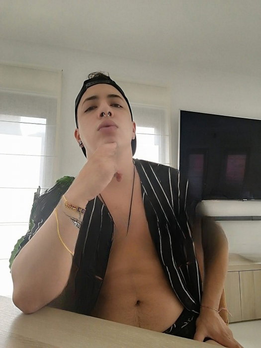 Alejandro - photo 2