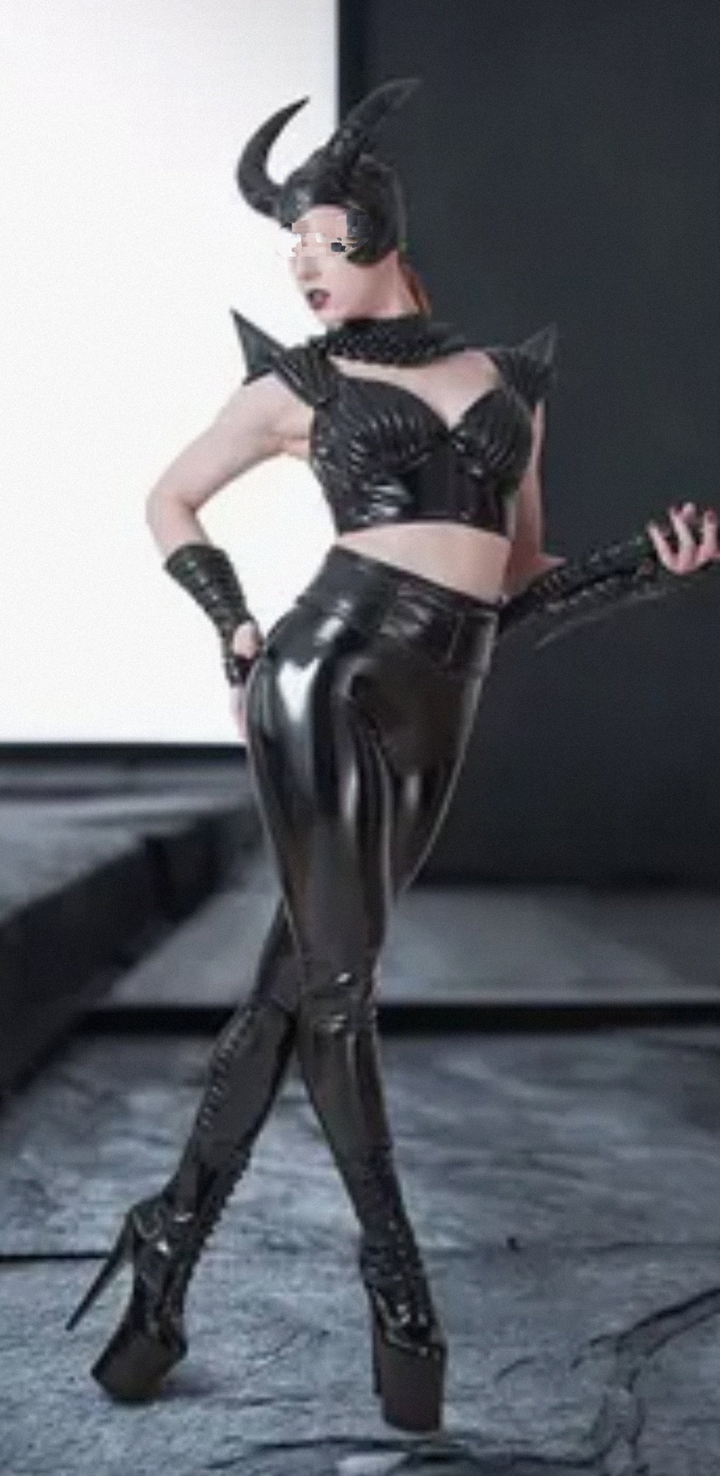 Lady Alexis - foto 2