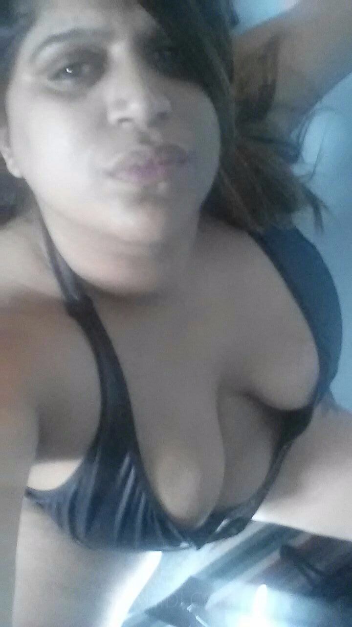 Indian Milf Nikki - photo 18