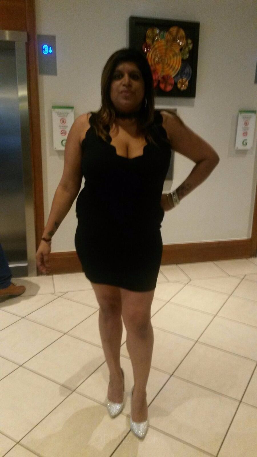 Indian Milf Nikki - photo 11