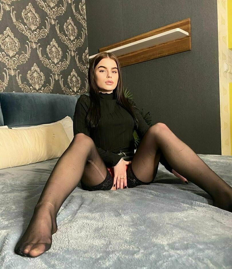Nikole - photo 360
