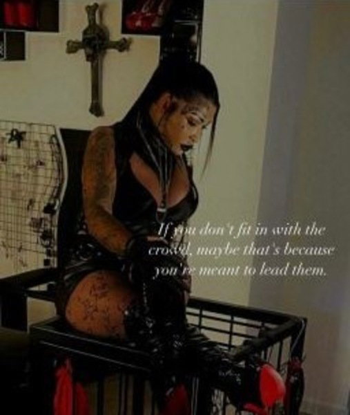 Domina Vicky - photo 12