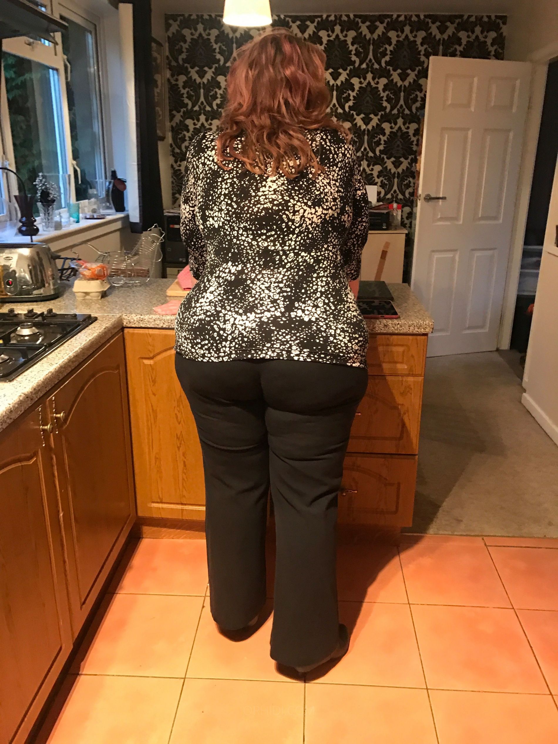 Curvaceousredhed - photo 2