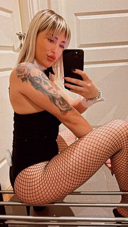 Neu Tania - photo