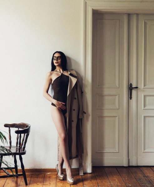 Carmen Wunderbar Brunette - photo