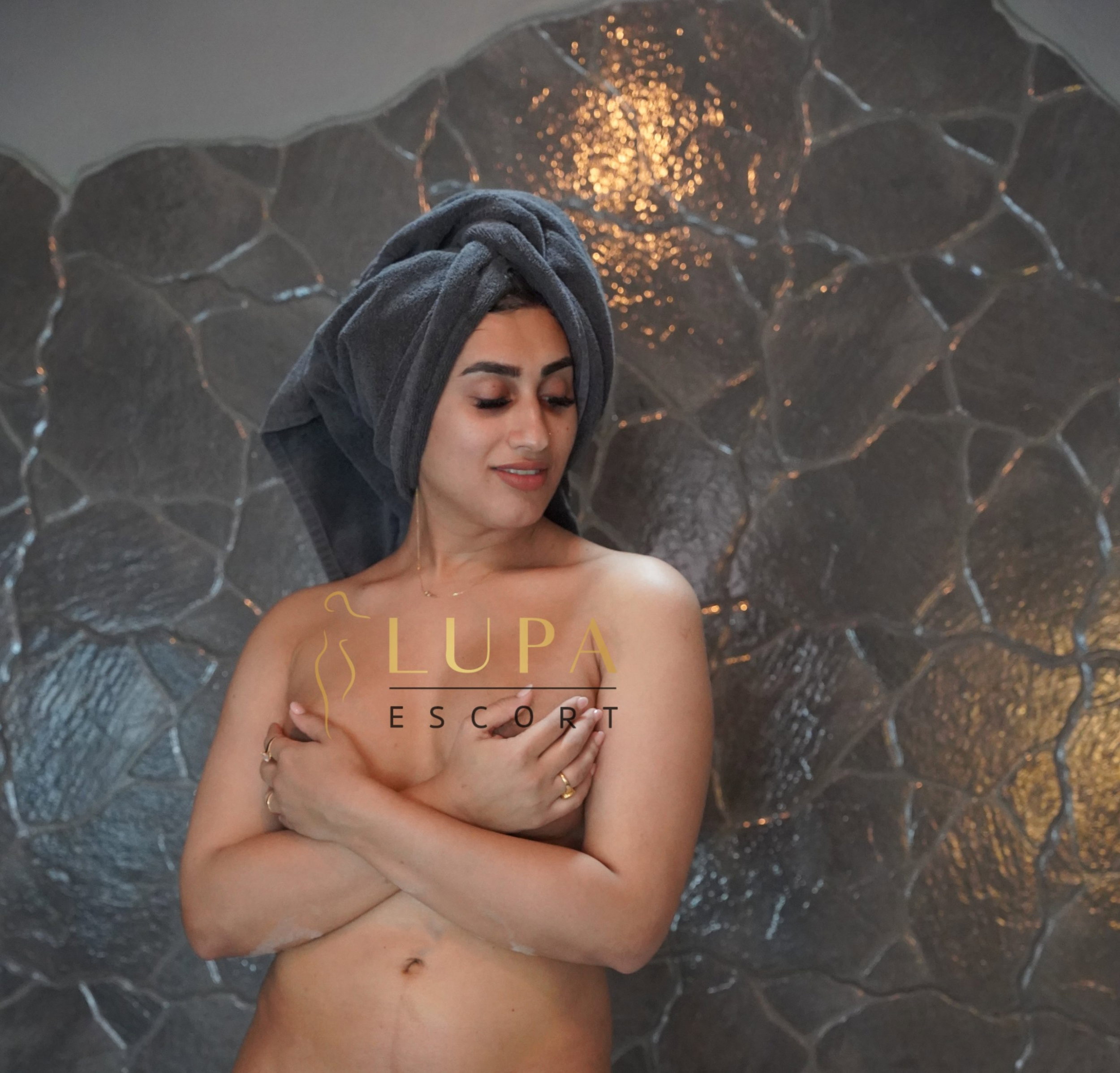 Sarah Lupa Escort - photo 2