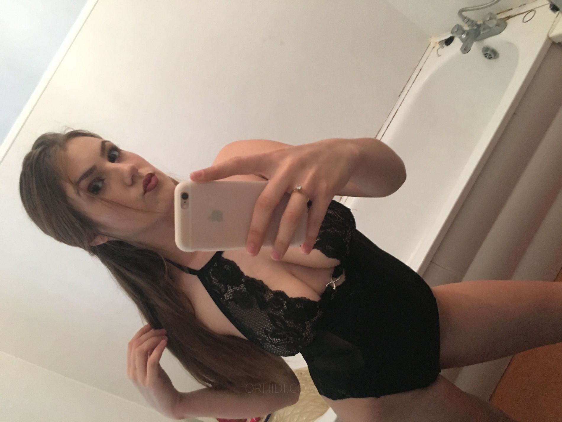 Ellahot19 - foto