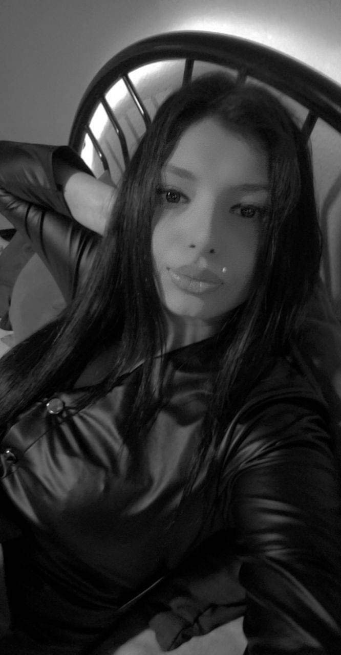 Lara233 - foto