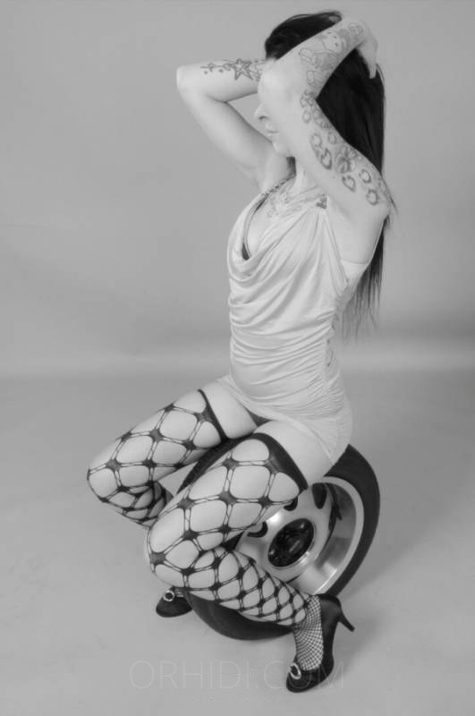 Tina - photo 2