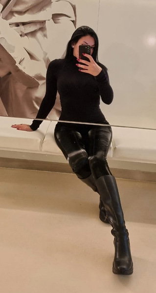 Laura 12 - photo 3