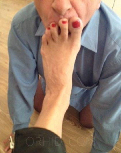 Perverse Lady - photo 2