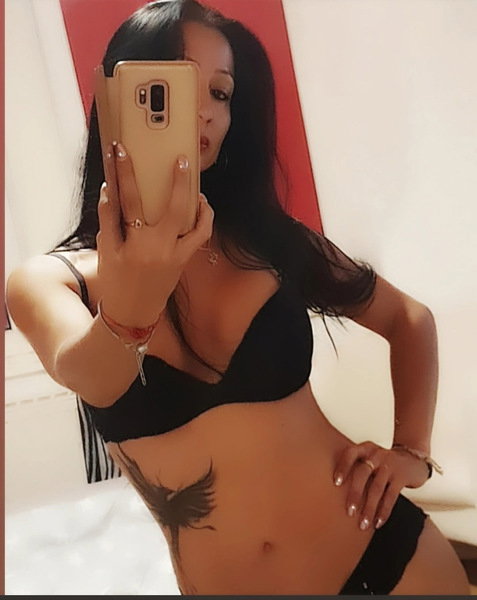 TS Tania Vila - foto