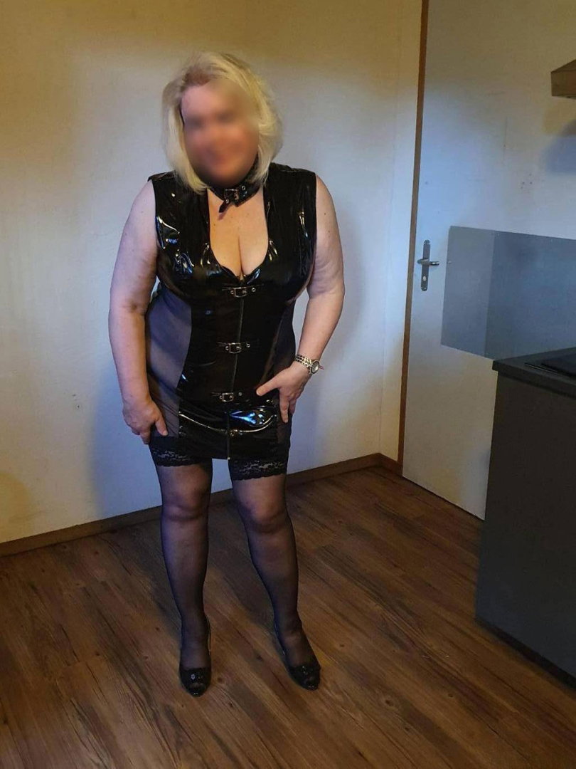 Winterthur Reife Erfahrene Ilona Verwoehnt Dich Von Zart Bis Dominant Behaart - photo 2