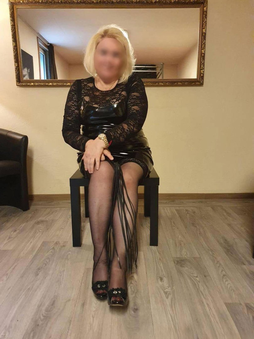 Winterthur Reife Erfahrene Ilona Verwoehnt Dich Von Zart Bis Dominant Behaart - photo 3
