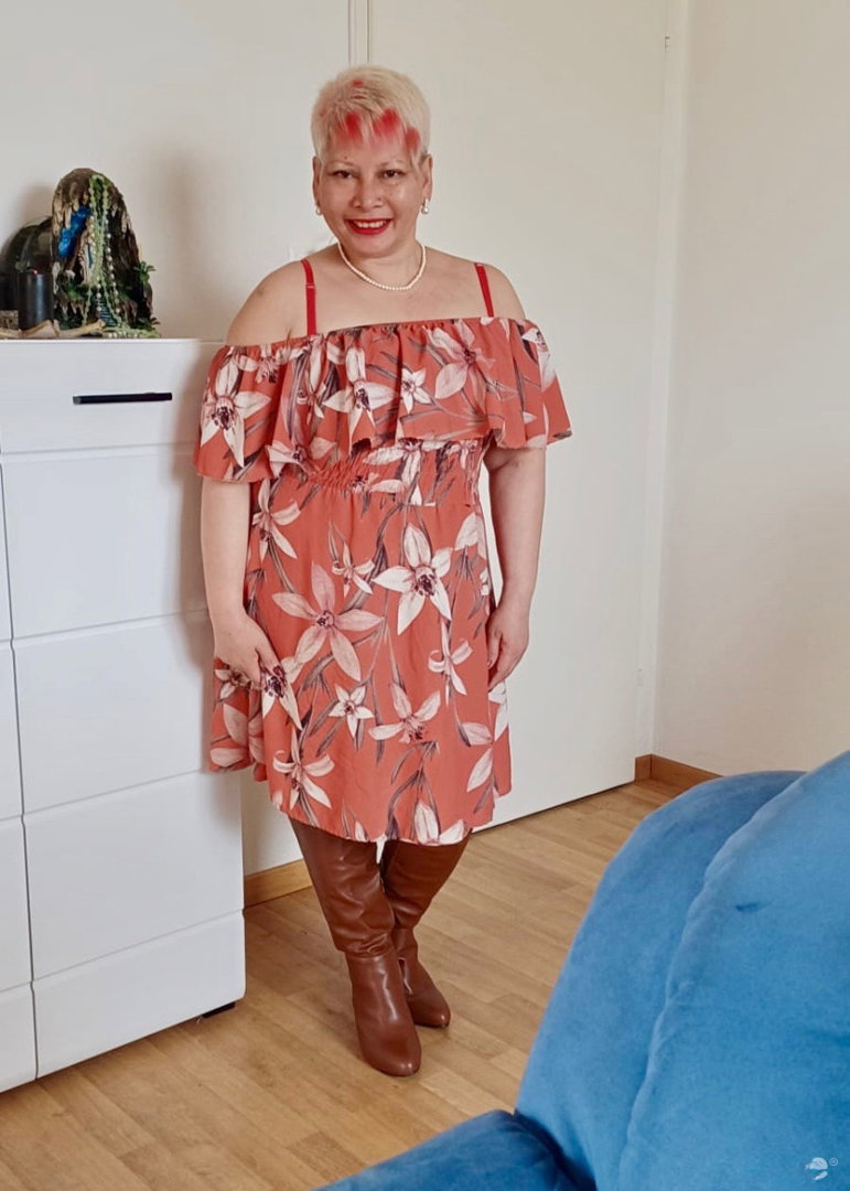 Masseurin Mit Magischen Haenden - foto 8
