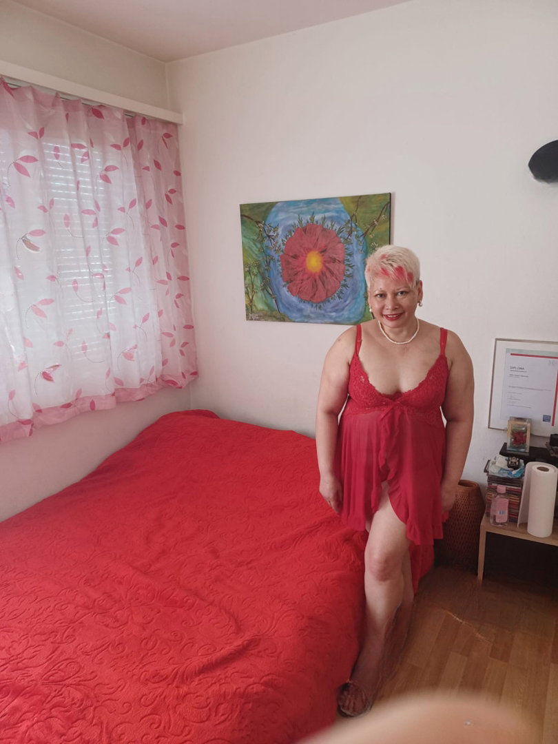 Masseurin Mit Magischen Haenden - foto 4
